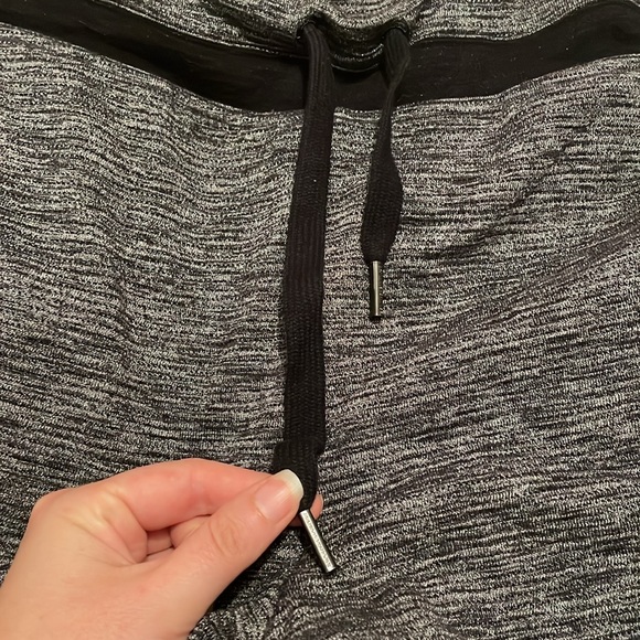 Joggings - Picture 2 of 4